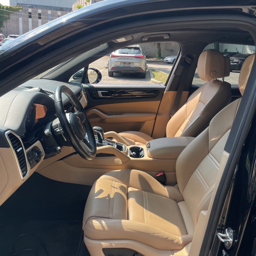 2022 Porsche Cayenne Base