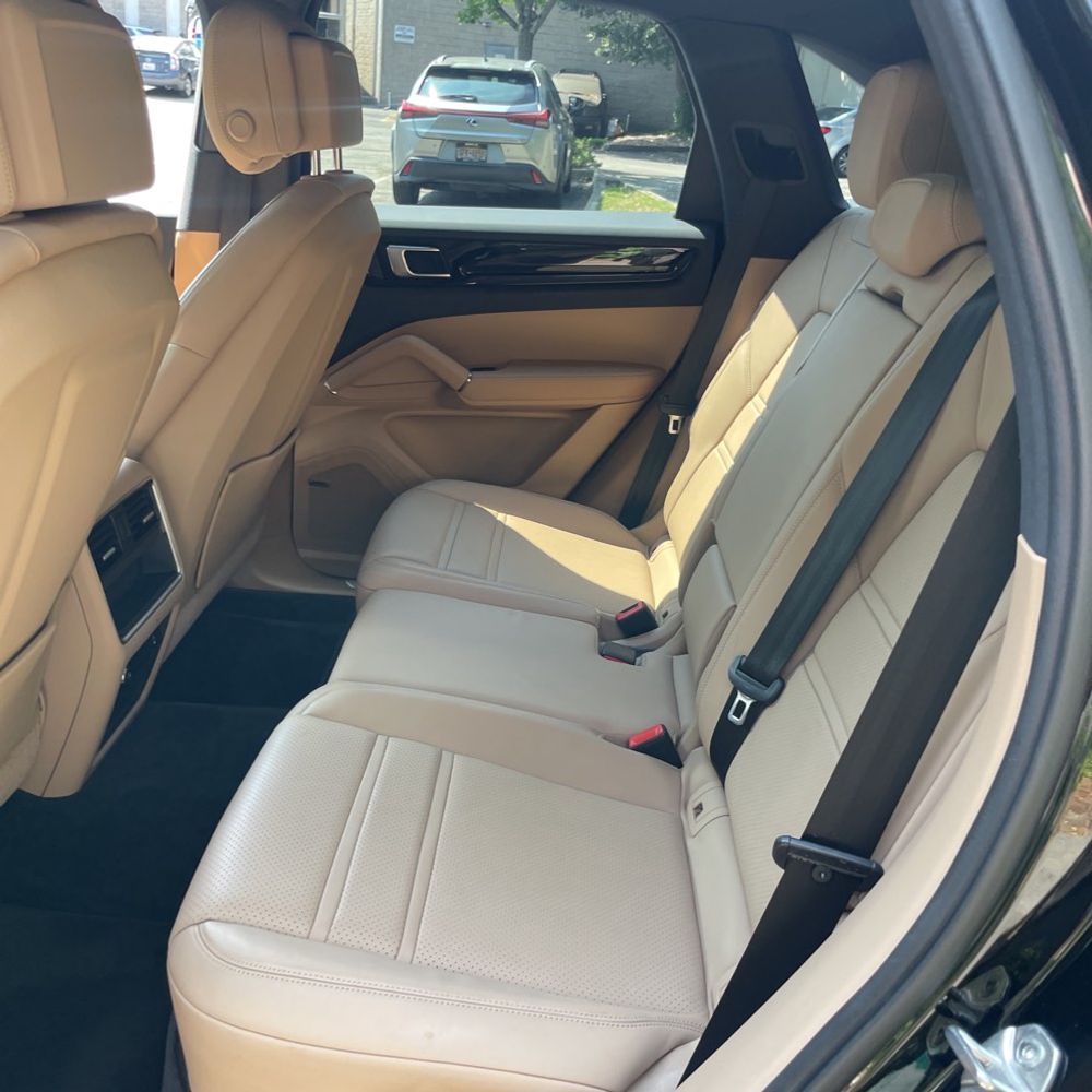 2022 Porsche Cayenne Base
