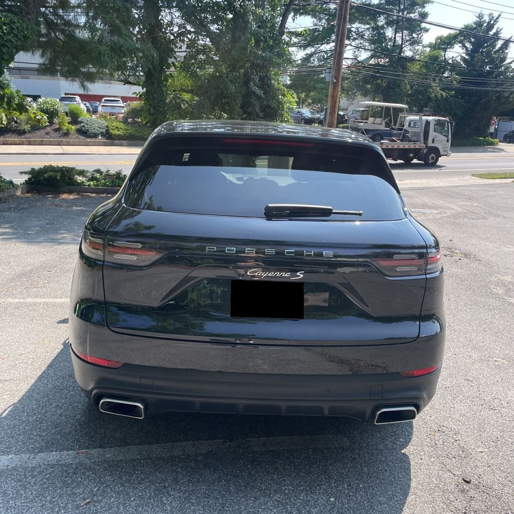 2022 Porsche Cayenne Base