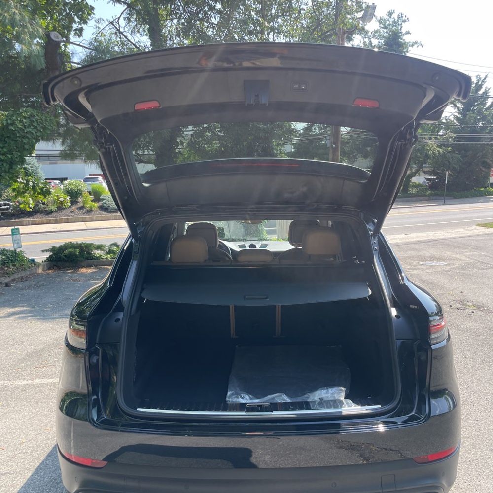 2022 Porsche Cayenne Base