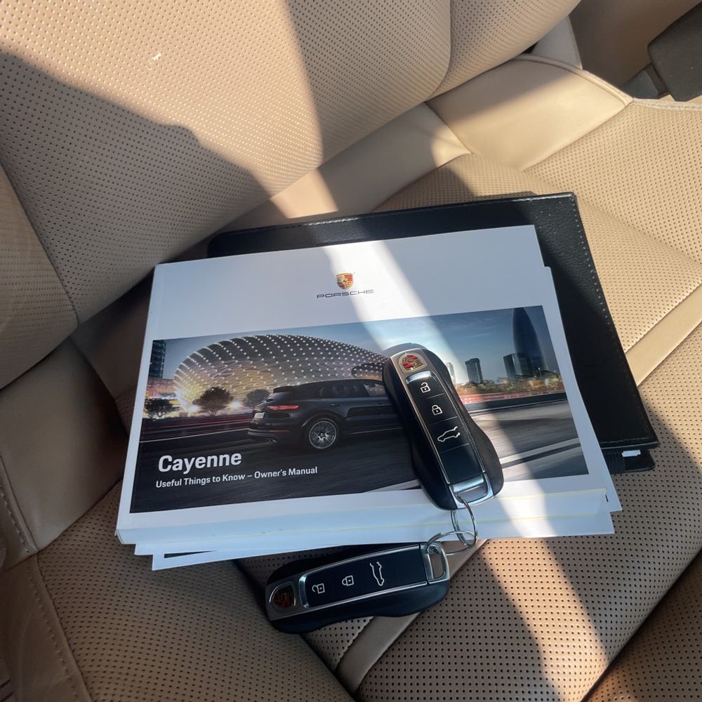 2022 Porsche Cayenne Base