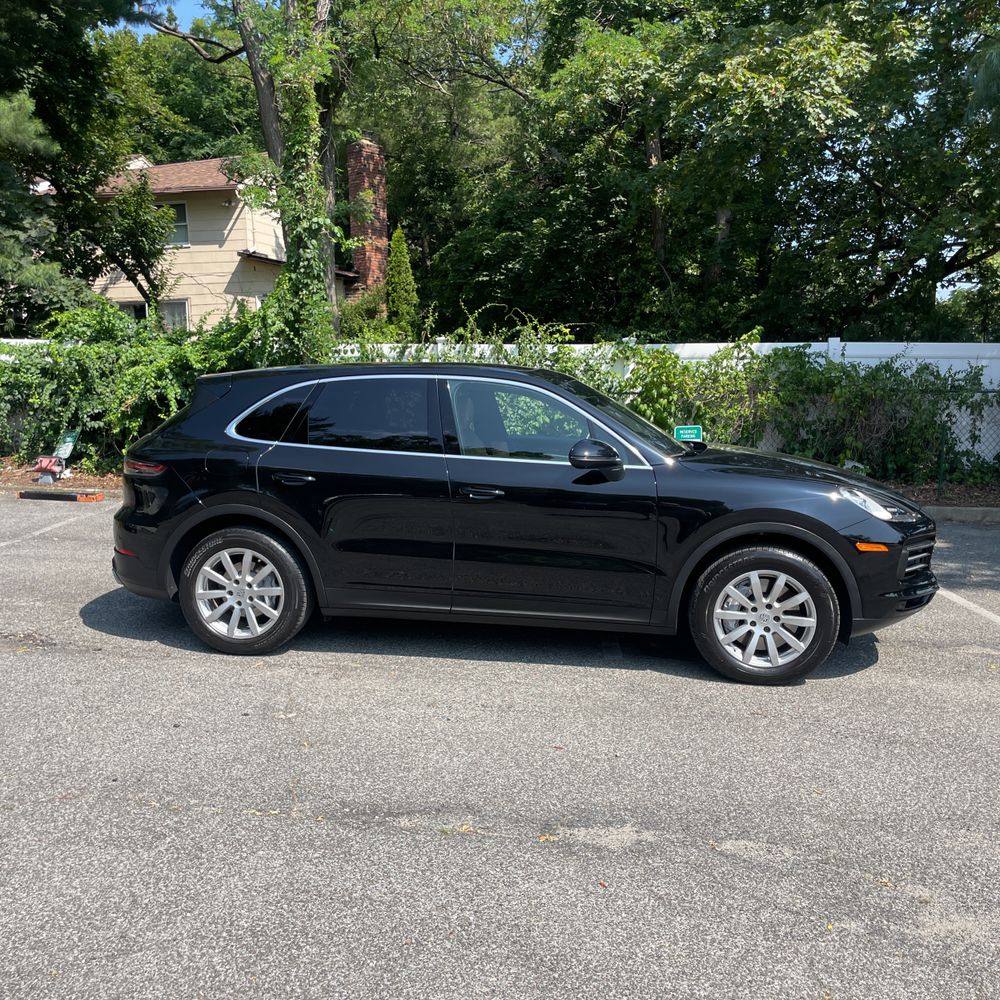 2022 Porsche Cayenne Base