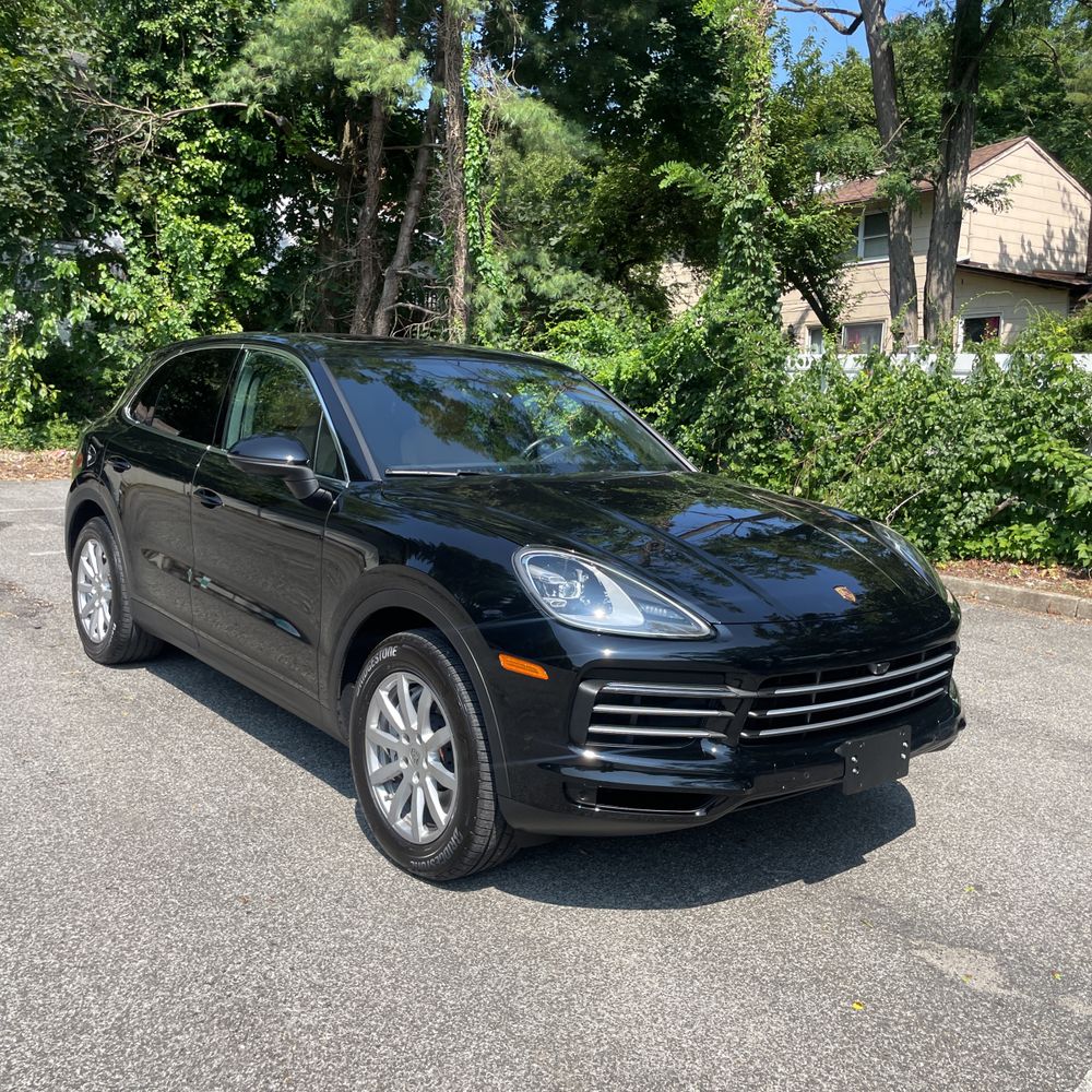 2022 Porsche Cayenne Base