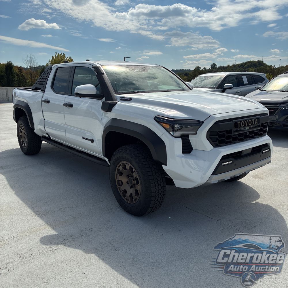 2025 Toyota Tacoma Trailhunter HV