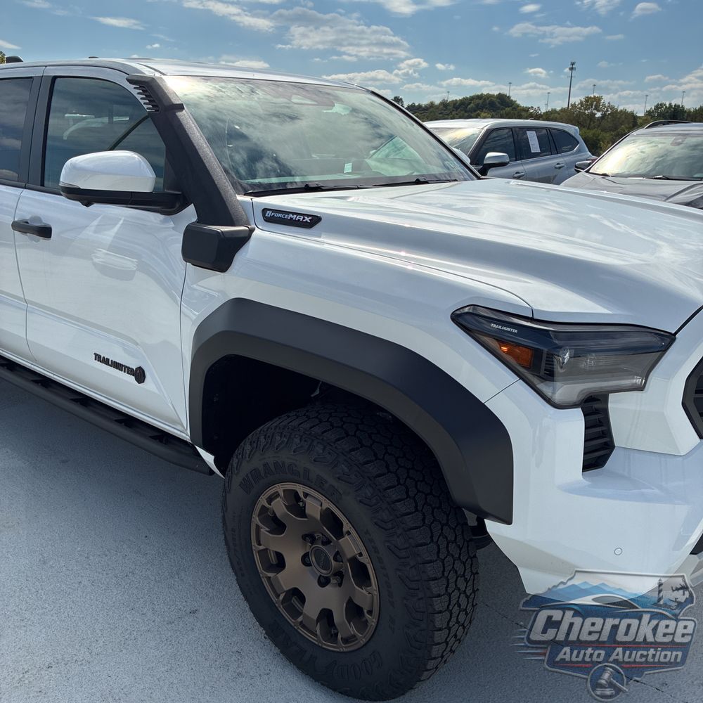 2025 Toyota Tacoma Trailhunter HV