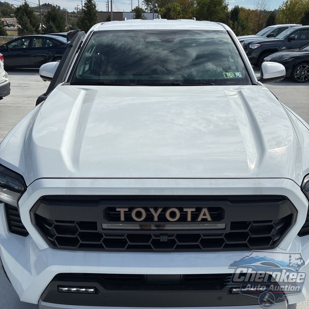 2025 Toyota Tacoma Trailhunter HV