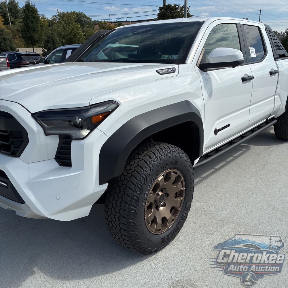 2025 Toyota Tacoma Trailhunter HV