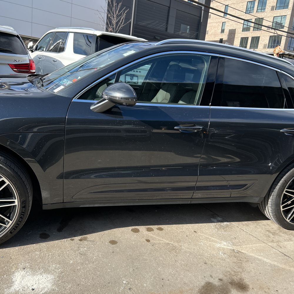 2024 Porsche Macan Base