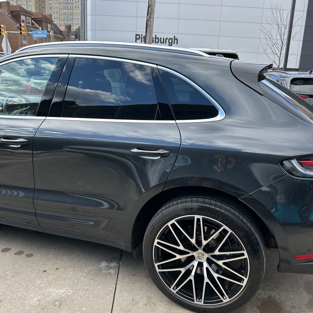 2024 Porsche Macan Base