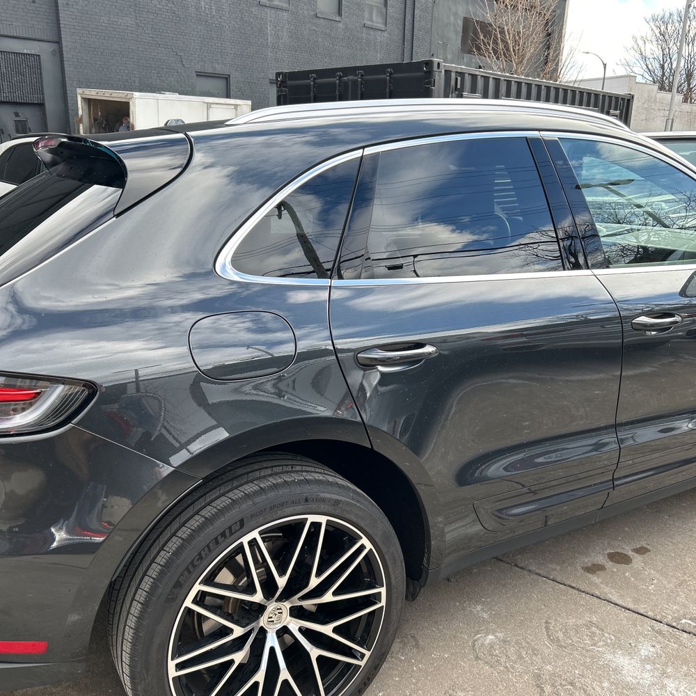 2024 Porsche Macan Base
