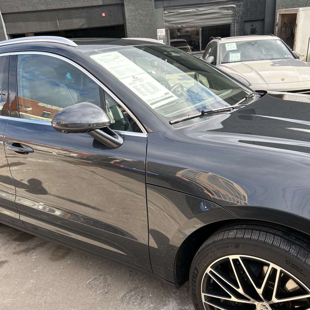 2024 Porsche Macan Base