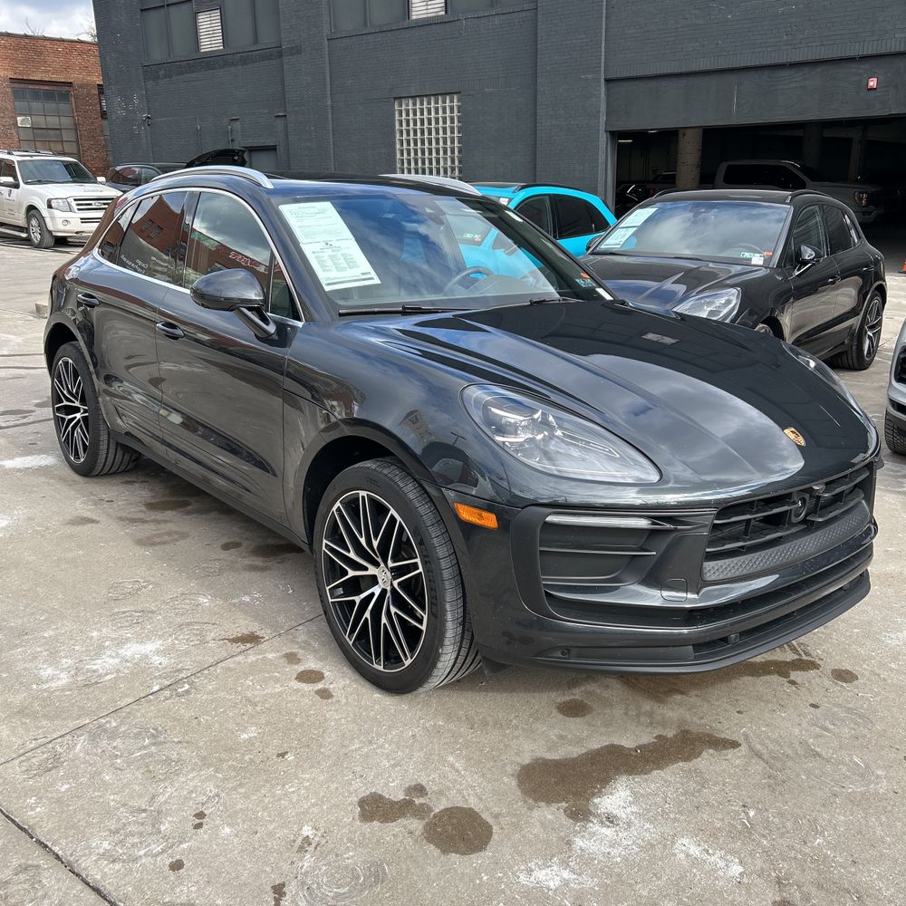 2024 Porsche Macan Base