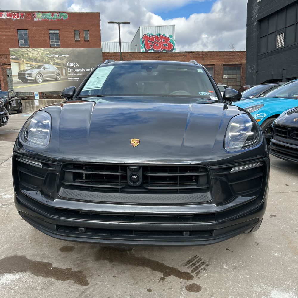 2024 Porsche Macan Base