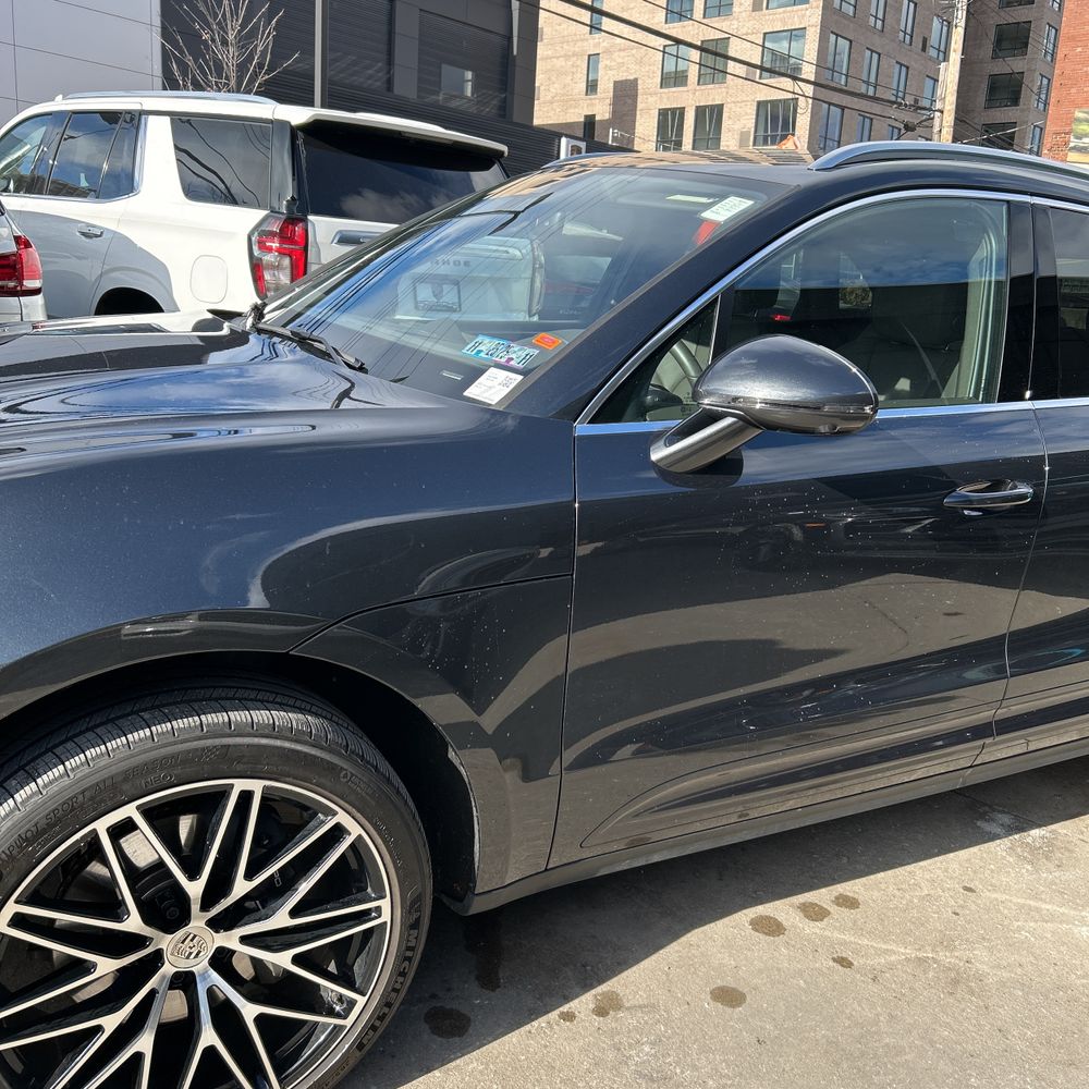 2024 Porsche Macan Base