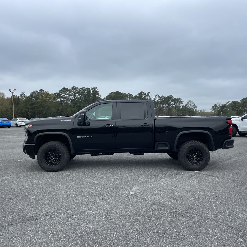 2025 Chevrolet Silverado 2500HD ZR2