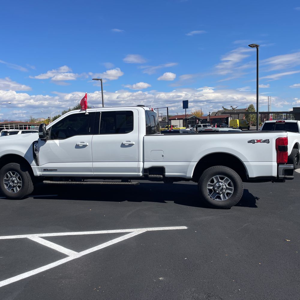 2024 Ford F350 S/D Lariat