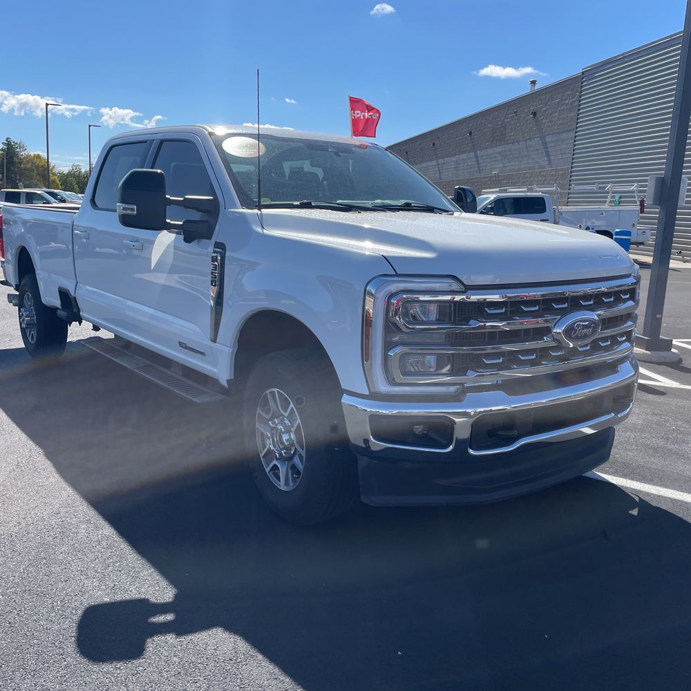 2024 Ford F350 S/D Lariat