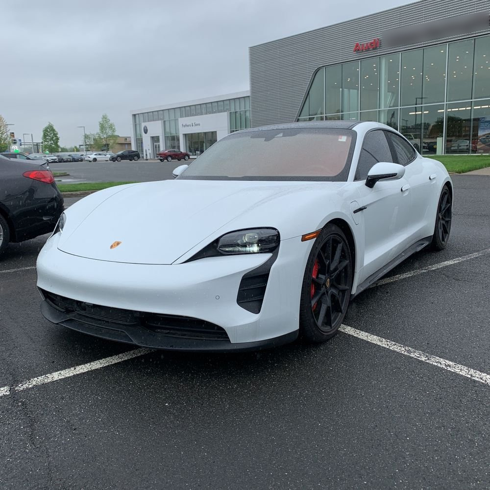 2022 Porsche Taycan GTS