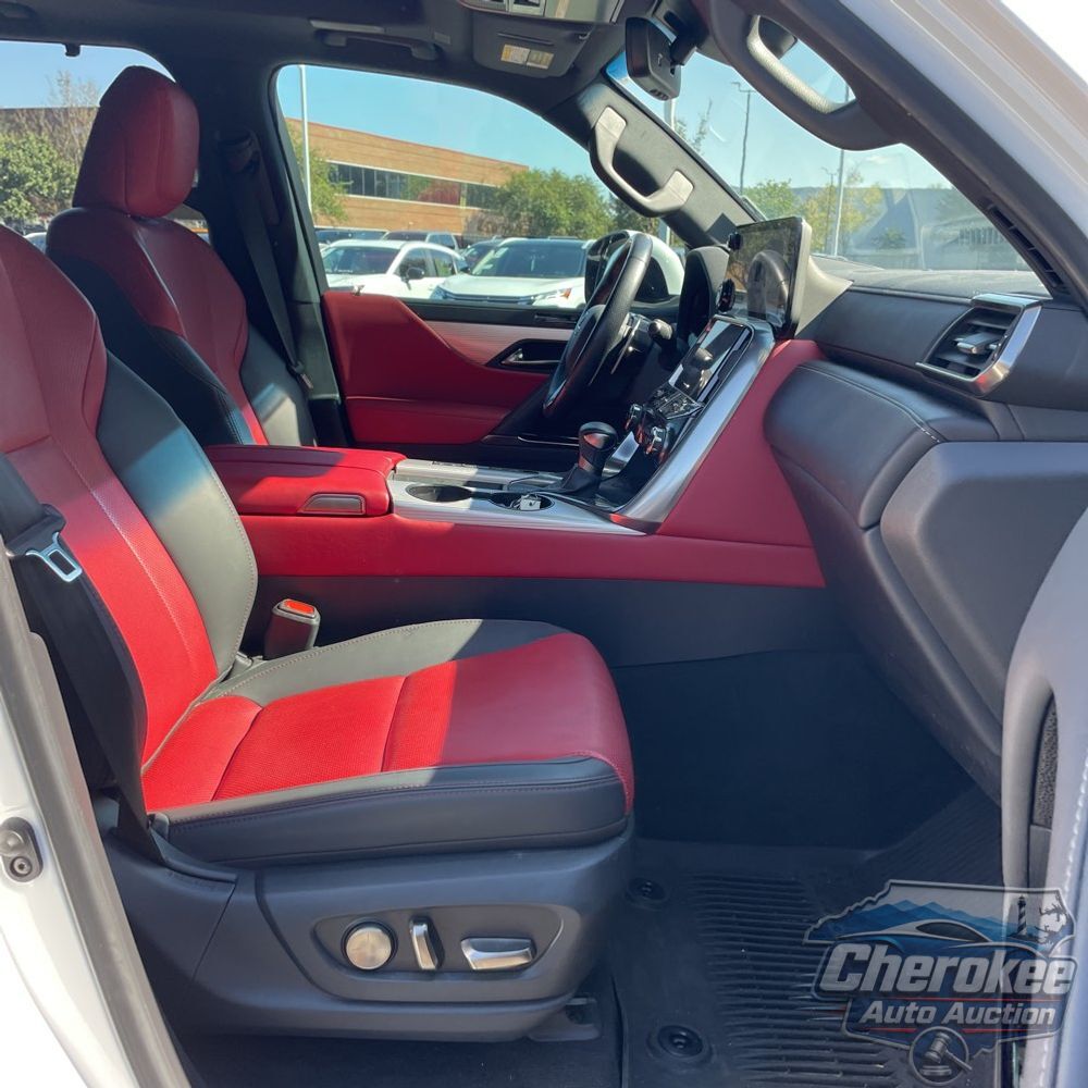 2023 Lexus LX 600 F SPORT Handling