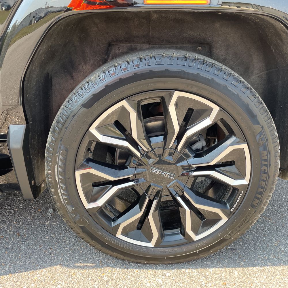 2025 GMC Sierra EV Denali