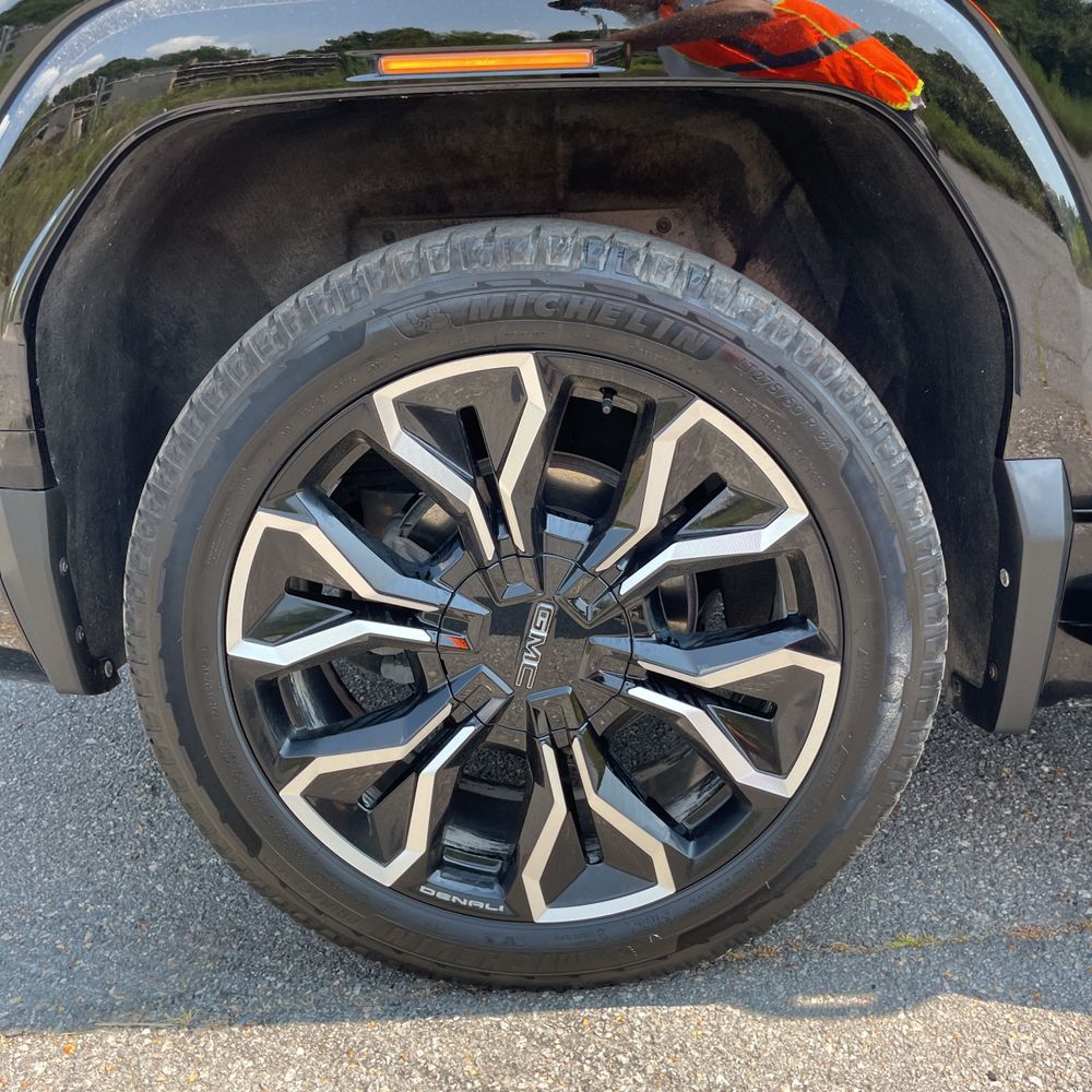 2025 GMC Sierra EV Denali