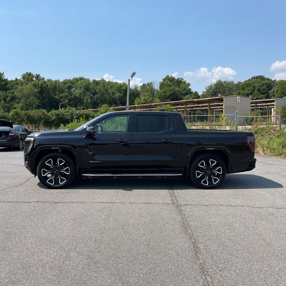 2025 GMC Sierra EV Denali