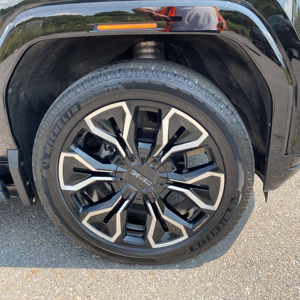 2025 GMC Sierra EV Denali