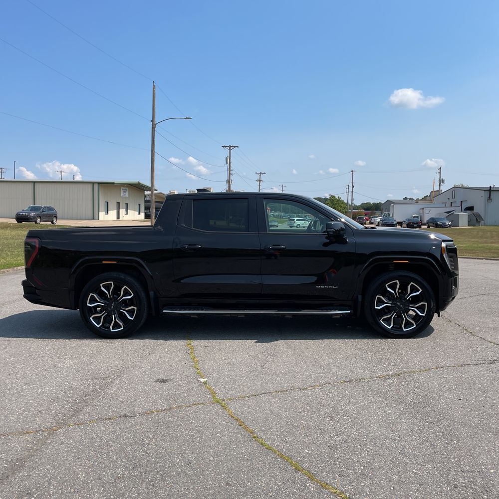 2025 GMC Sierra EV Denali