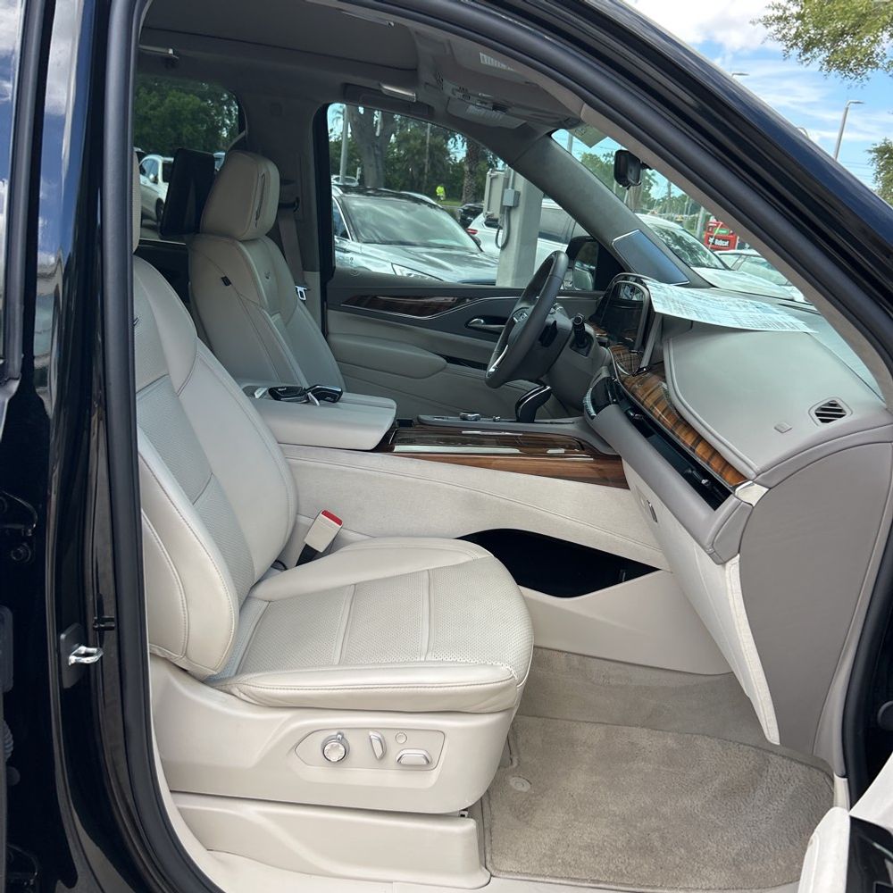 2024 Cadillac Escalade ESV Sport Platinum