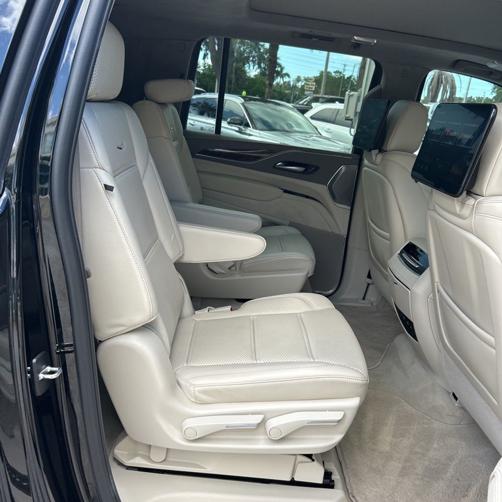 2024 Cadillac Escalade ESV Sport Platinum