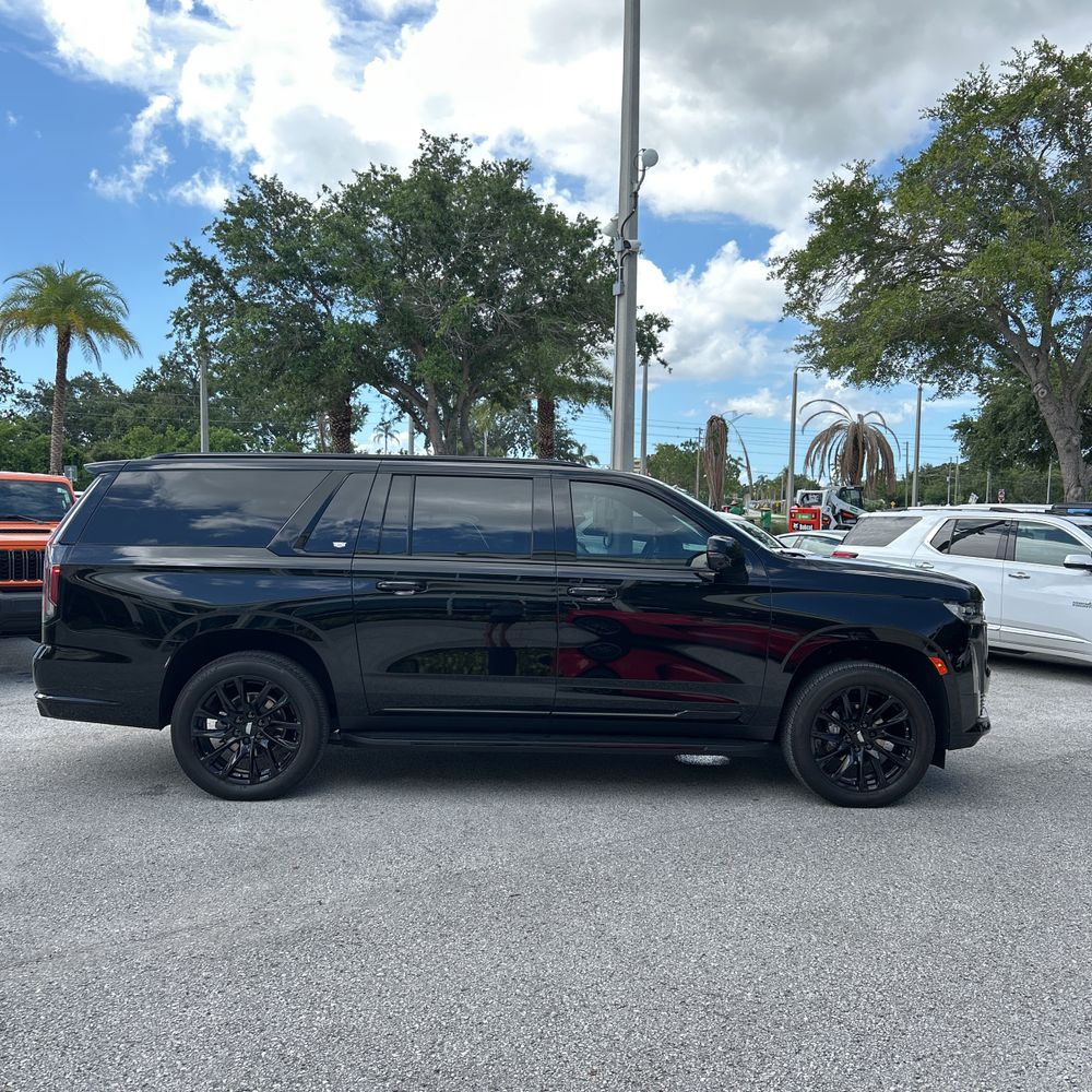 2024 Cadillac Escalade ESV Sport Platinum