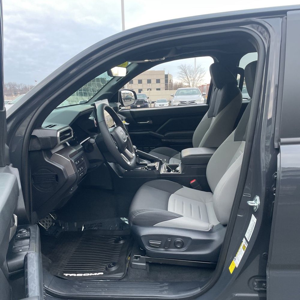 2024 Toyota Tacoma TRD Sport HV
