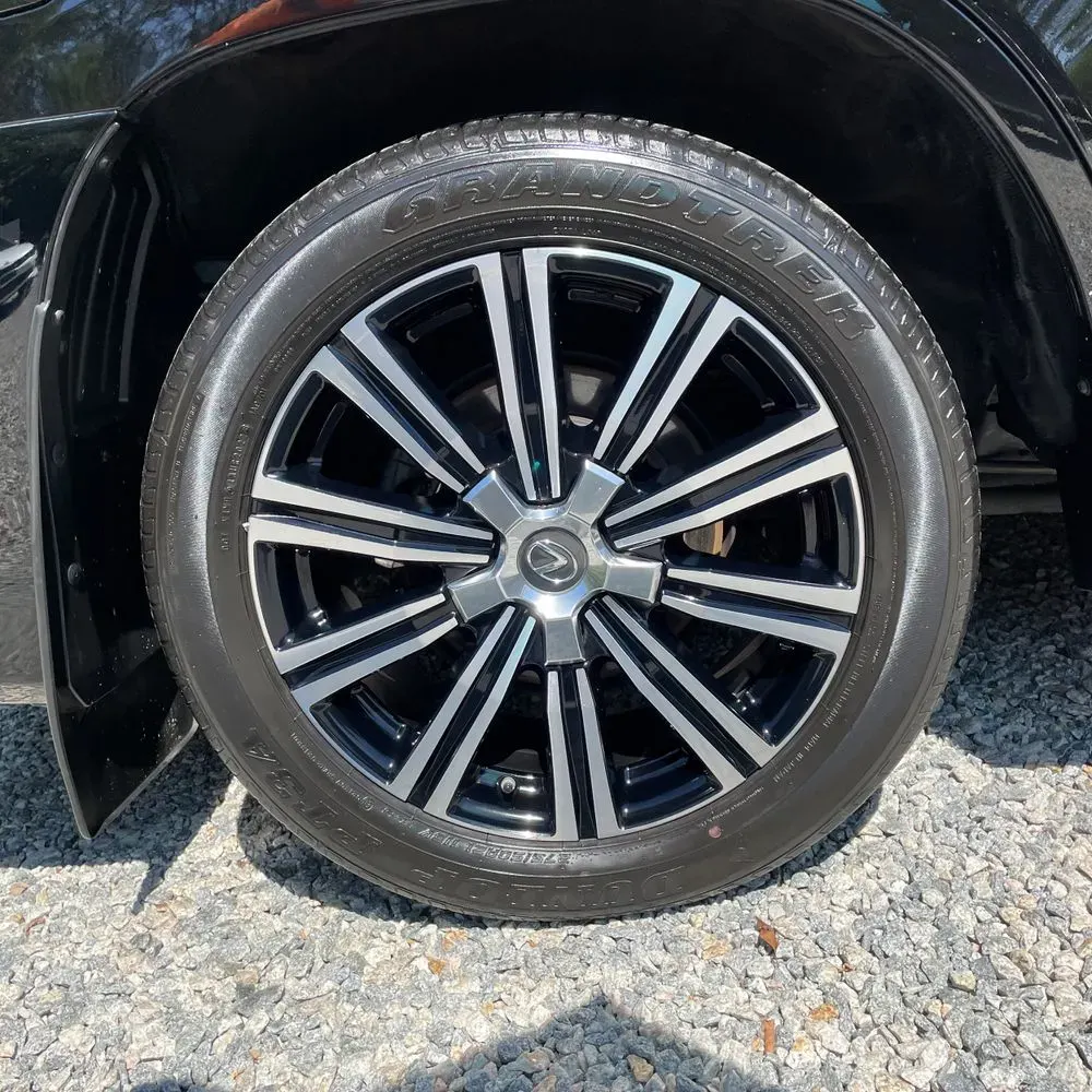 2021 Lexus LX 570 Three-Row