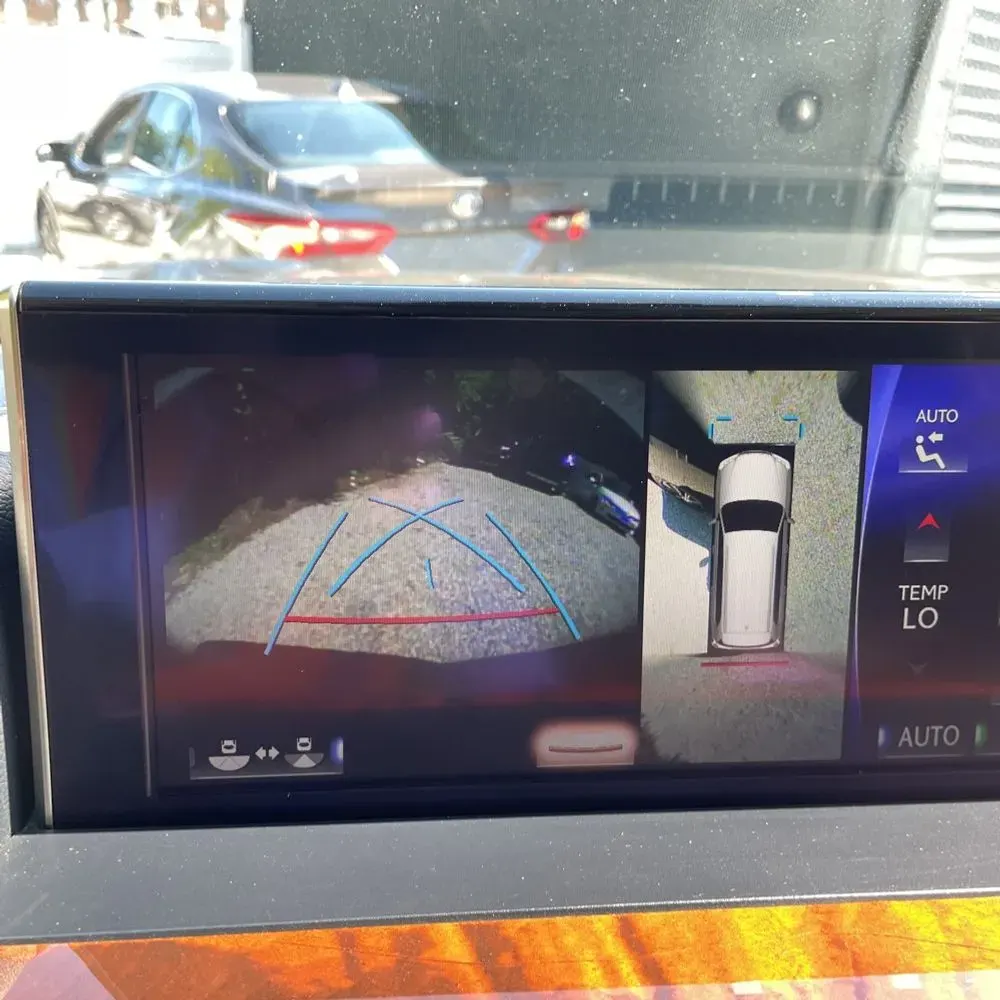 2021 Lexus LX 570 Three-Row