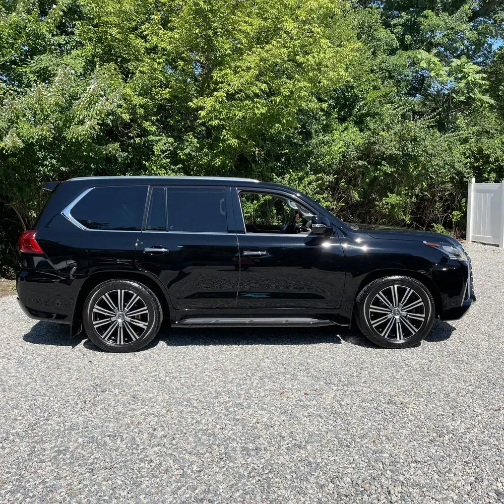 2021 Lexus LX 570 Three-Row