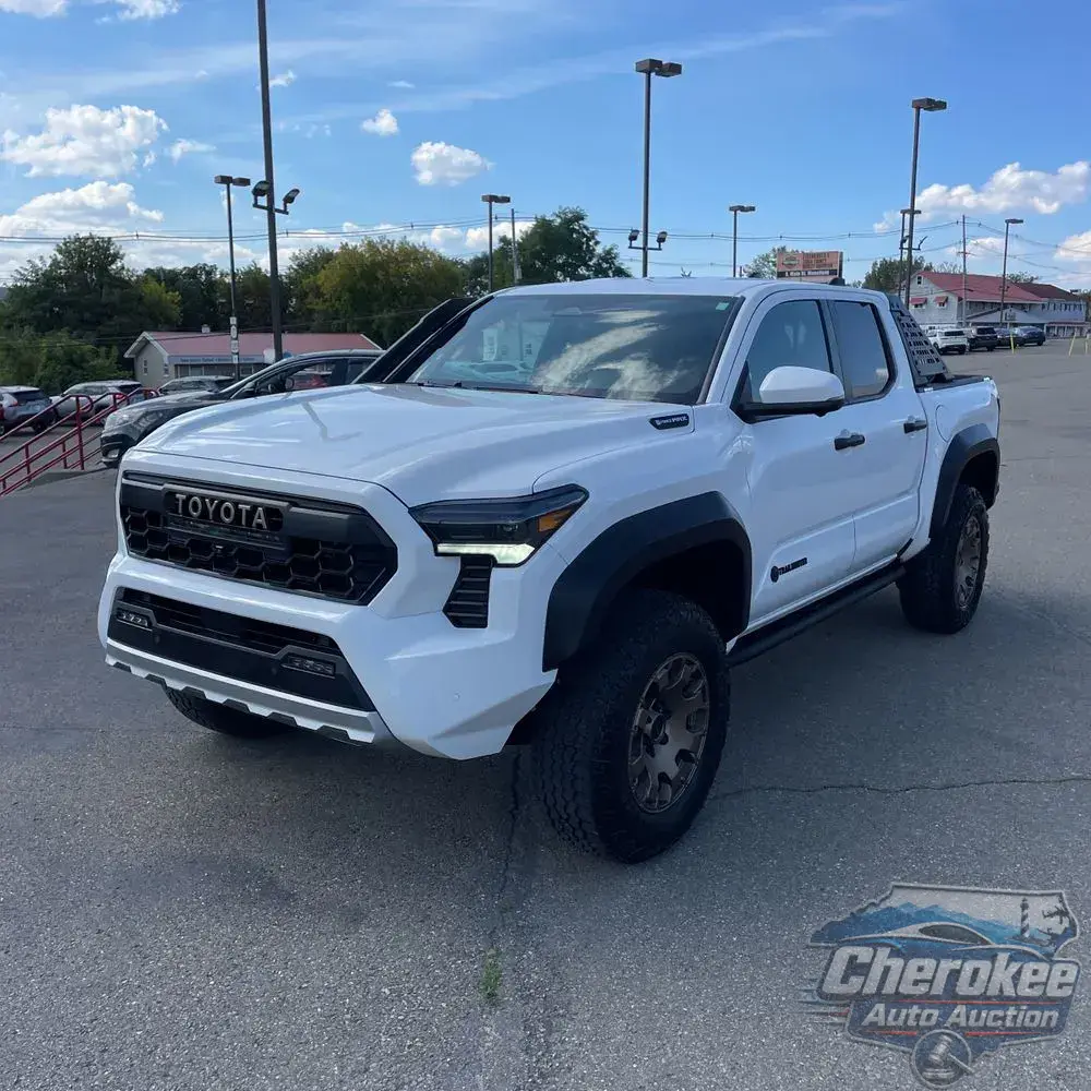 2025 Toyota Tacoma Trailhunter HV