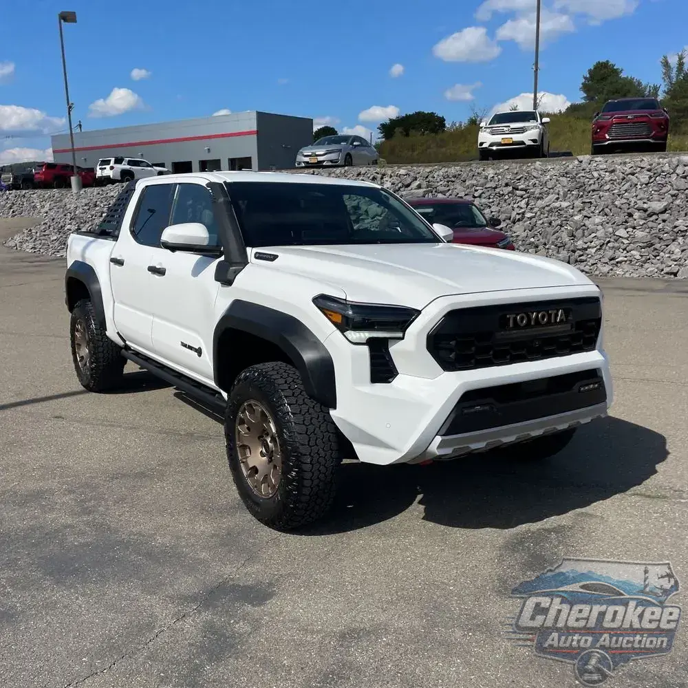2025 Toyota Tacoma Trailhunter HV
