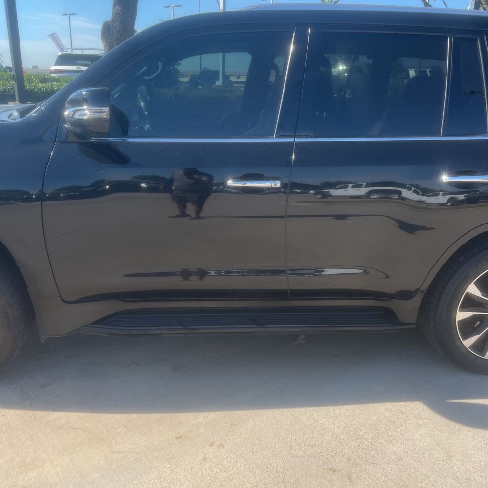 2021 Lexus LX 570 Three-Row