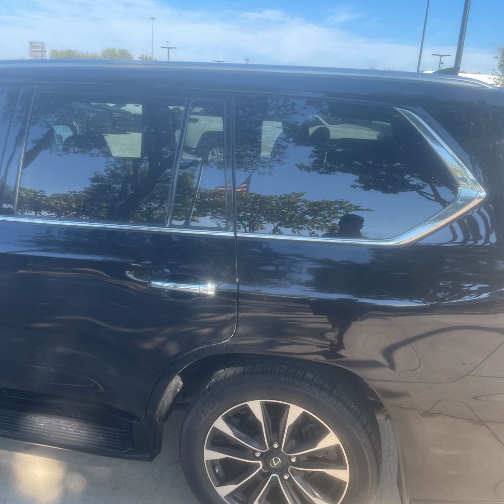 2021 Lexus LX 570 Three-Row