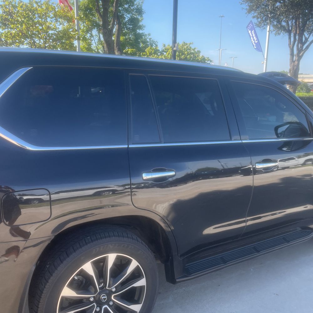 2021 Lexus LX 570 Three-Row