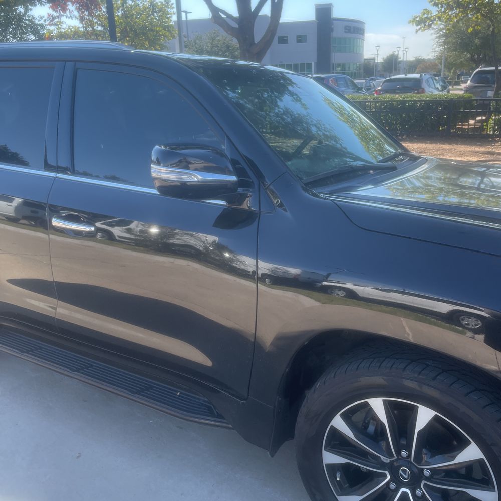 2021 Lexus LX 570 Three-Row