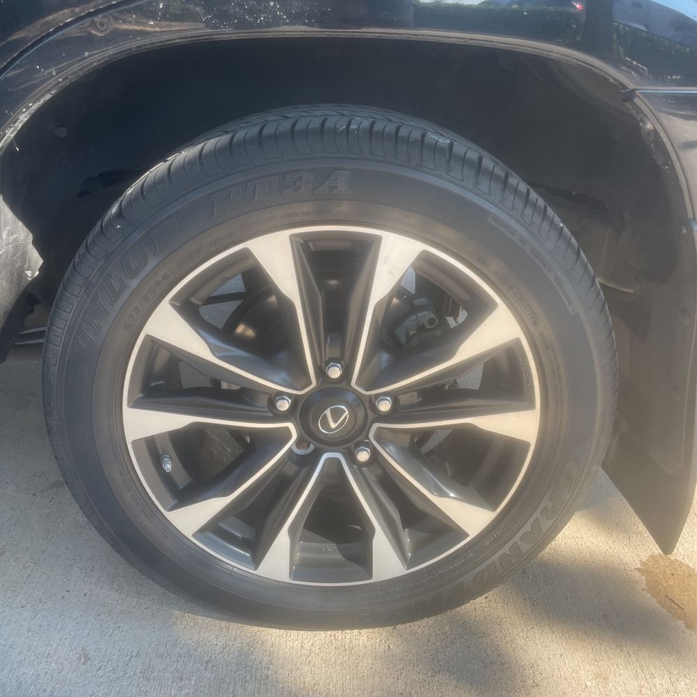 2021 Lexus LX 570 Three-Row