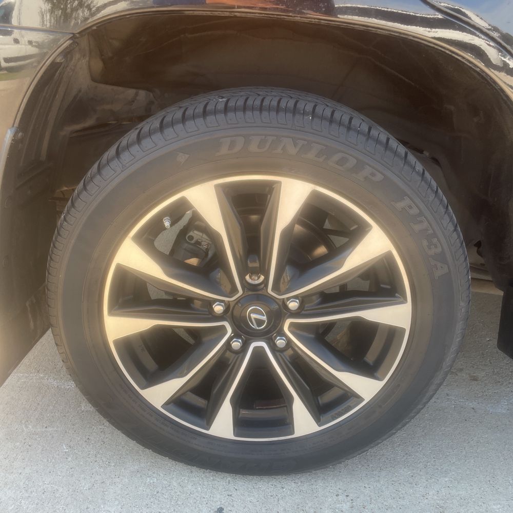 2021 Lexus LX 570 Three-Row