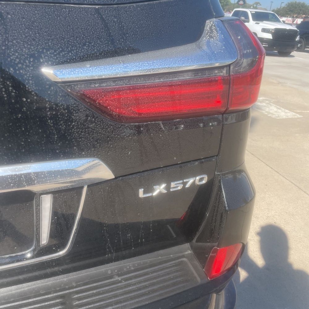 2021 Lexus LX 570 Three-Row
