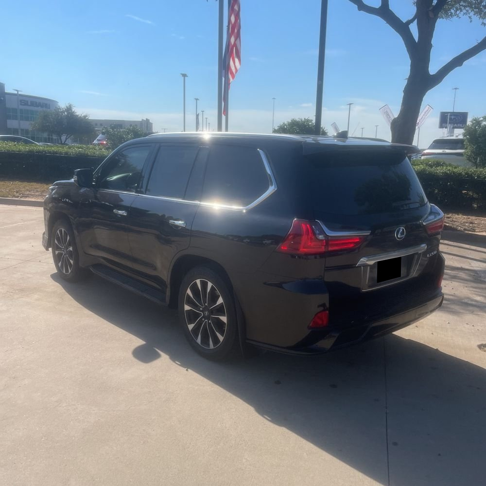 2021 Lexus LX 570 Three-Row