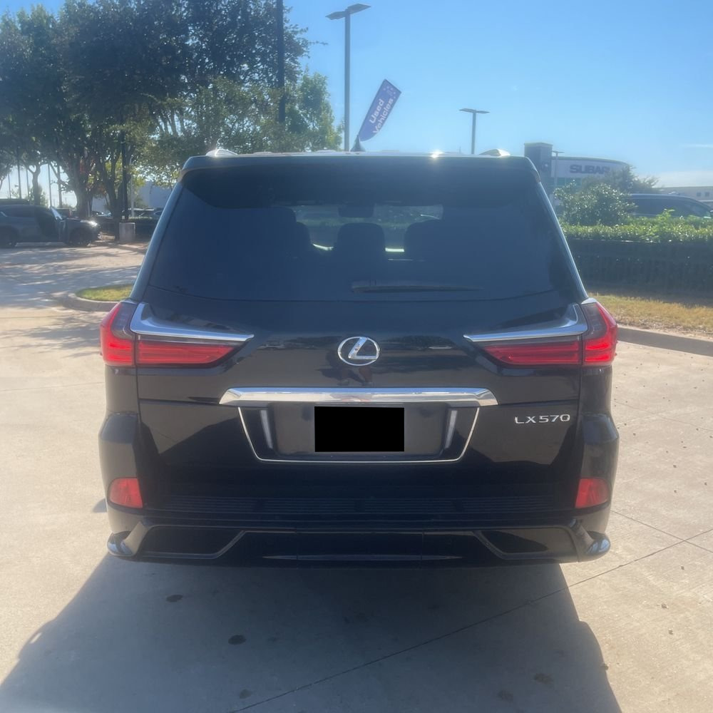 2021 Lexus LX 570 Three-Row