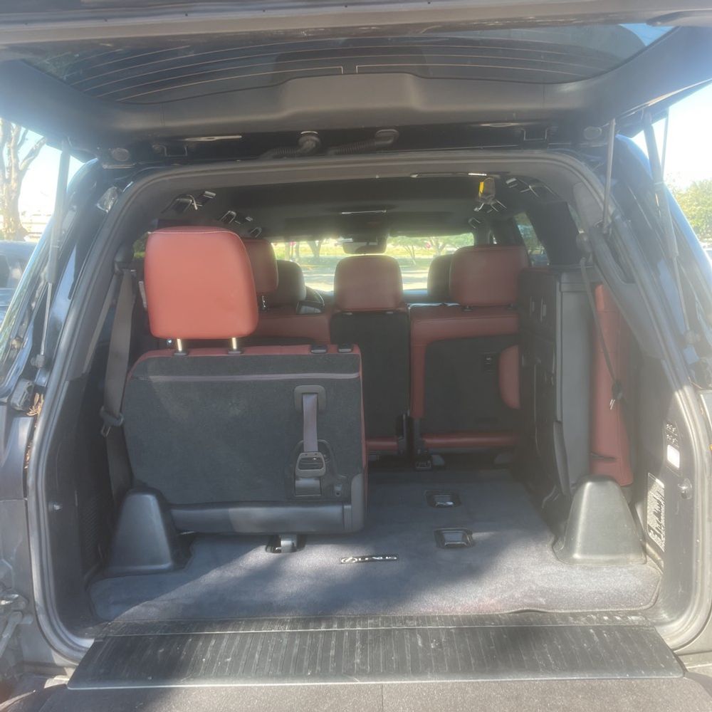 2021 Lexus LX 570 Three-Row
