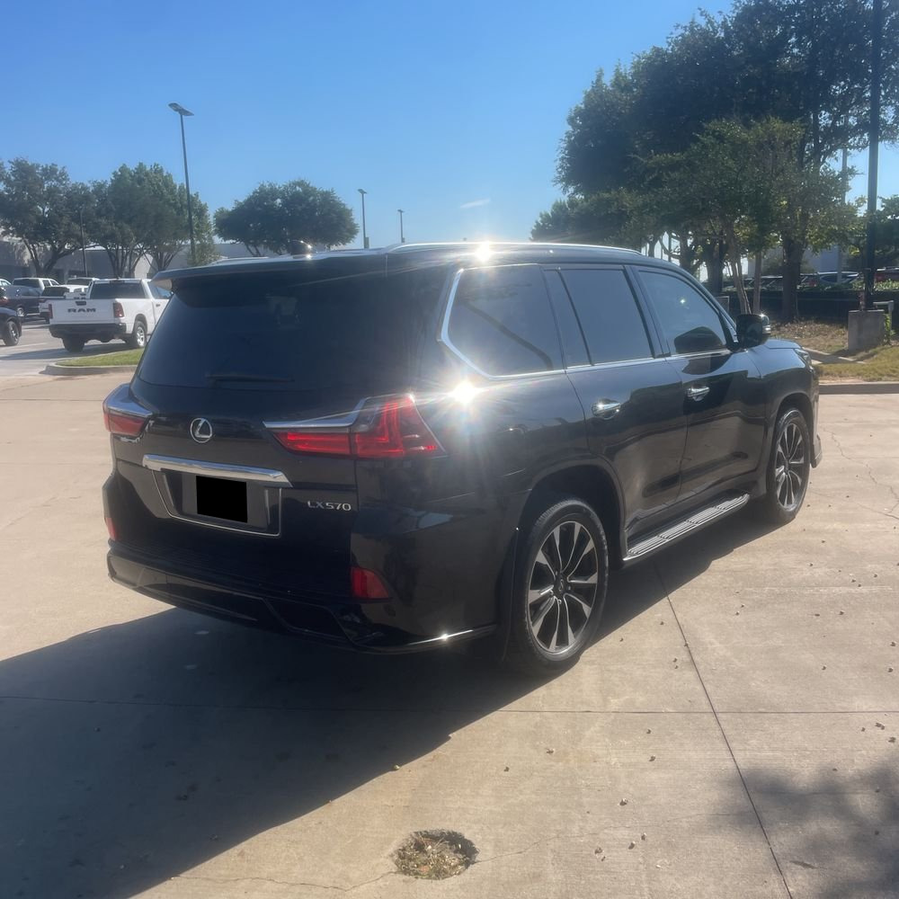 2021 Lexus LX 570 Three-Row
