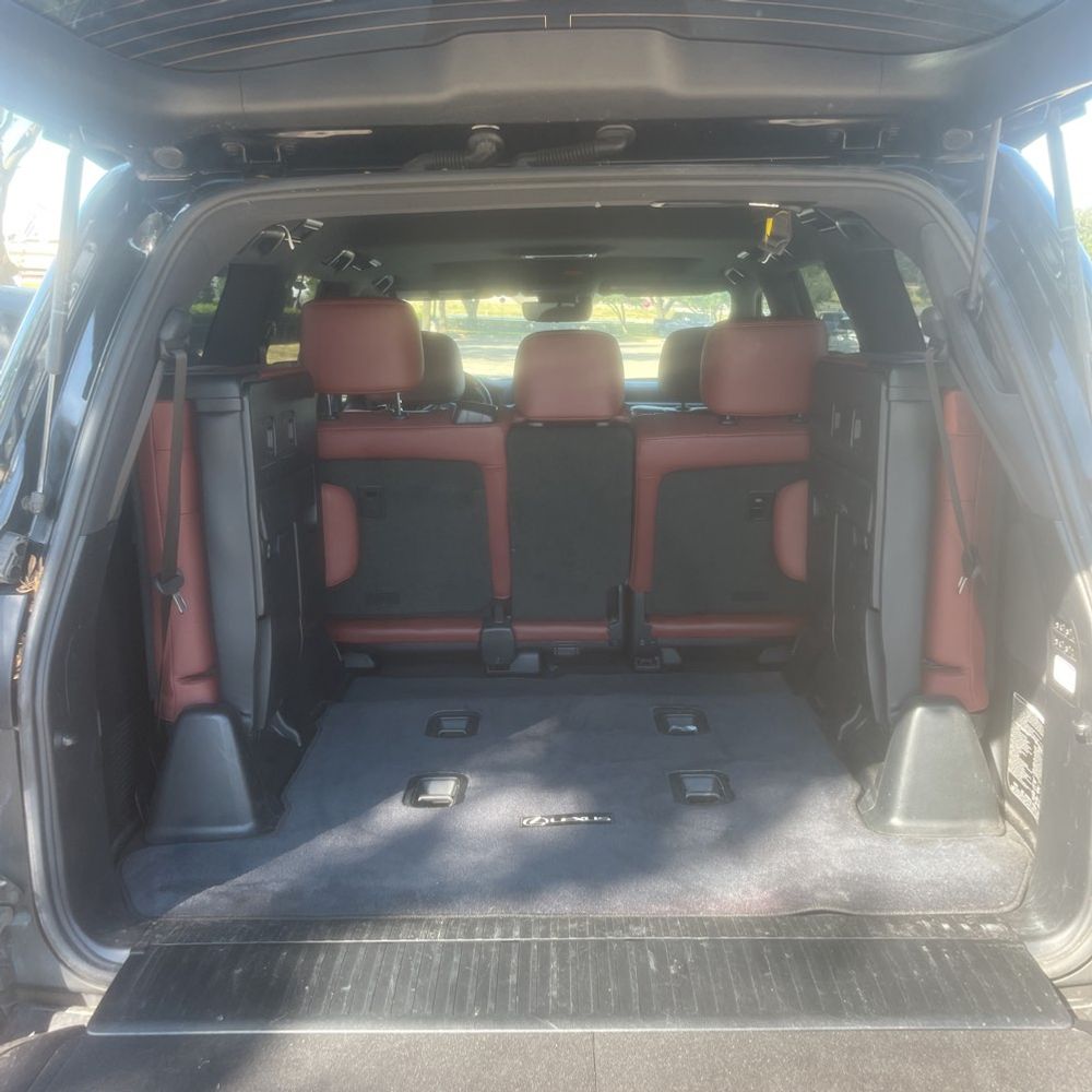 2021 Lexus LX 570 Three-Row