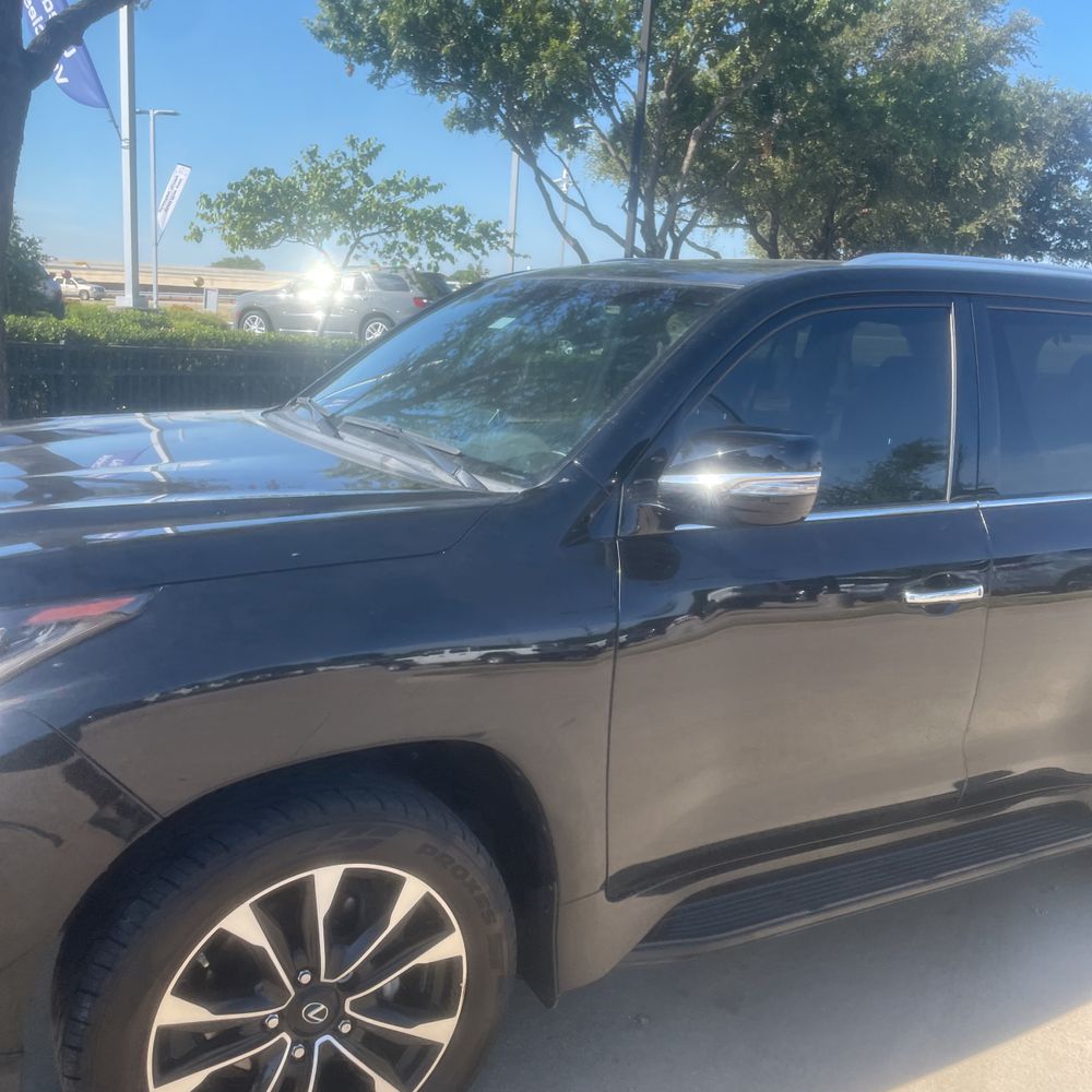 2021 Lexus LX 570 Three-Row
